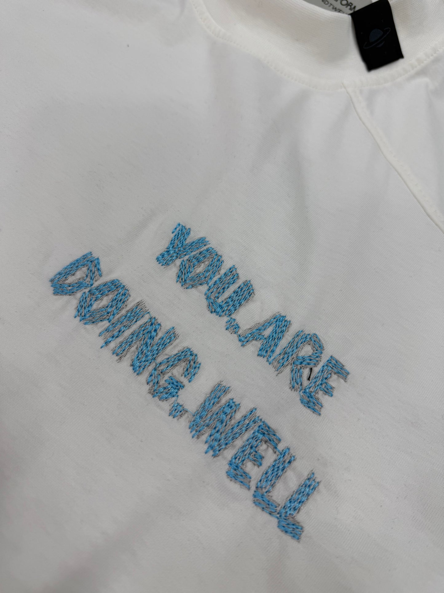 TEE WHITE HATCH EMBROIDERY 5090