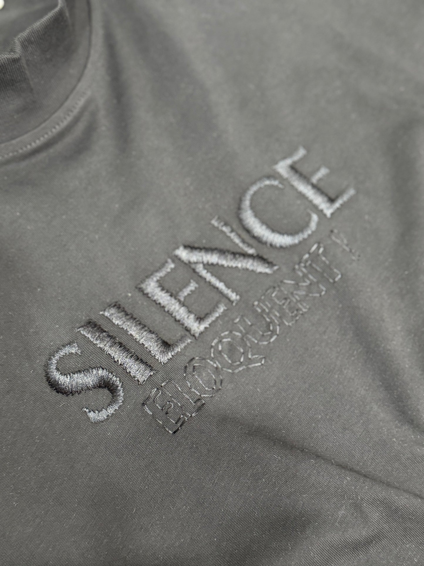 SILENCE BLACK TEE 870