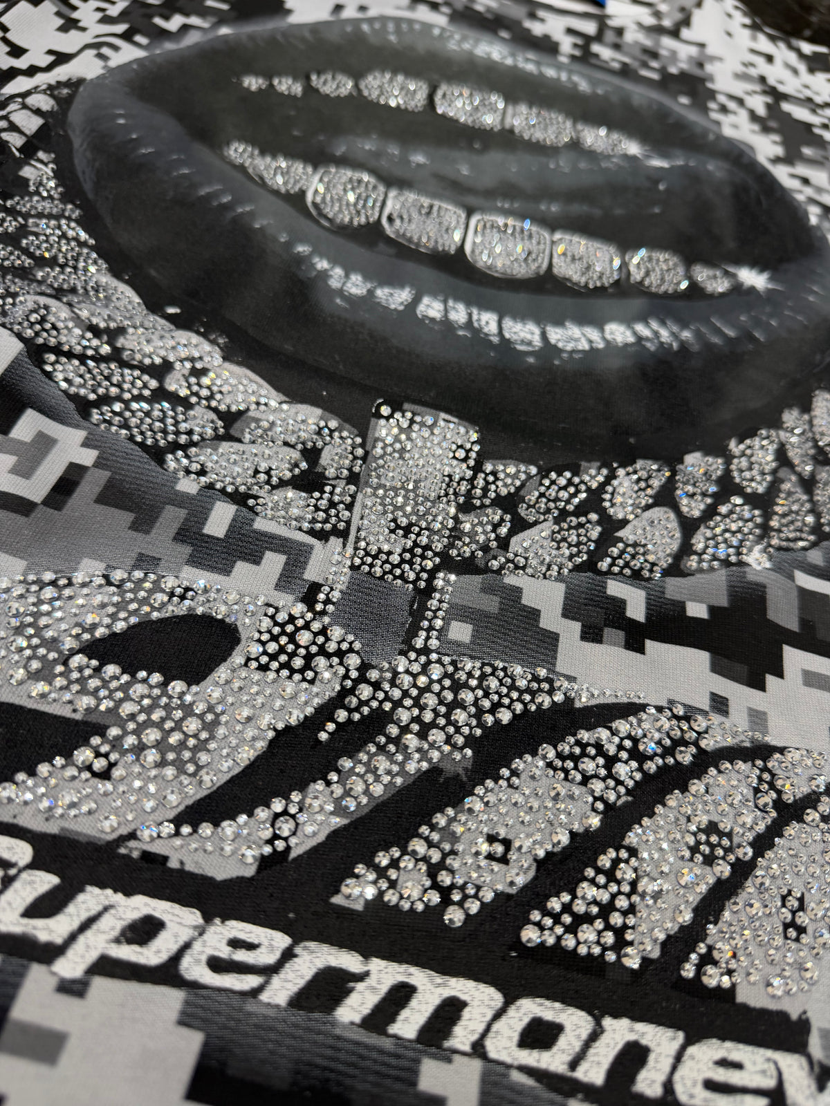 PIXEL BLACK LONGSLEEVE ASM