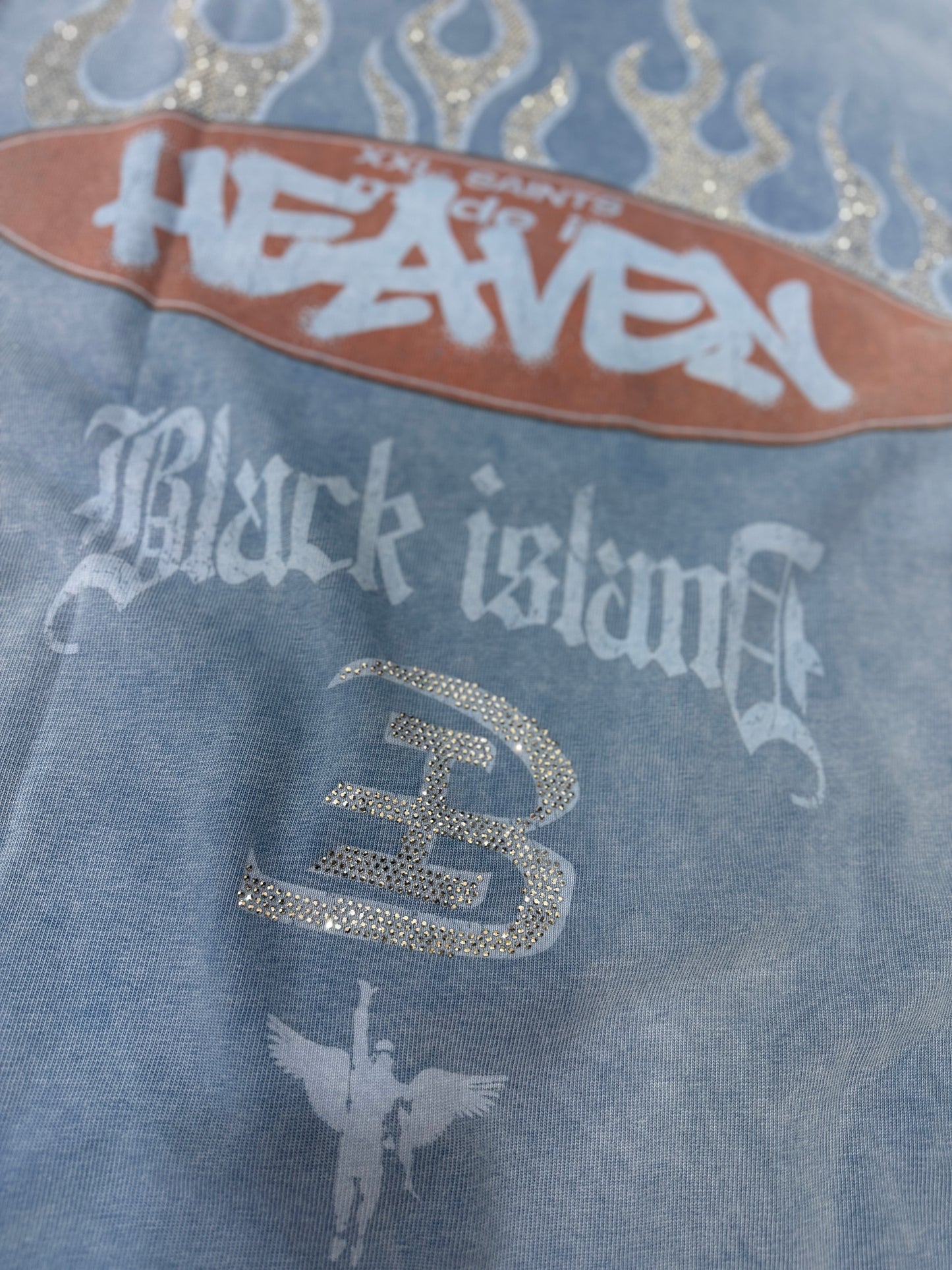 WASHED CRUCIFED BLUE TEE BLACK ISLAND