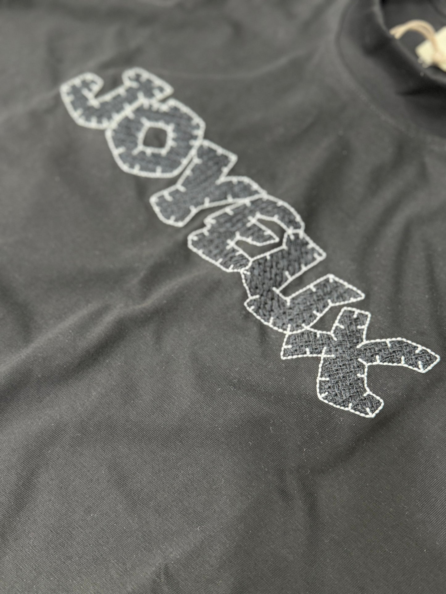 JOYEUX BLACK TEE 880