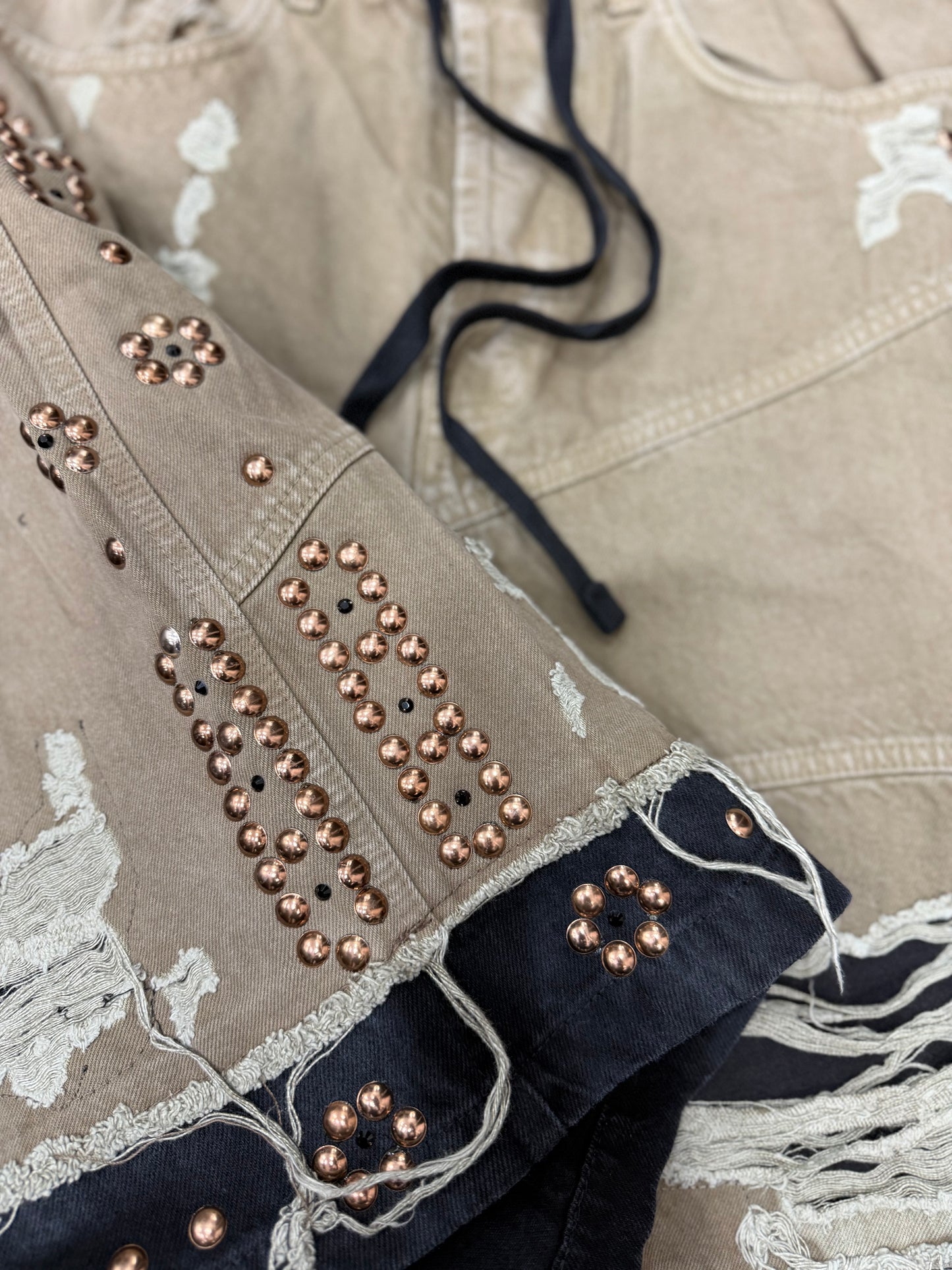 STUDDED SHORTS DESTROY BLACK ISLAND 17469