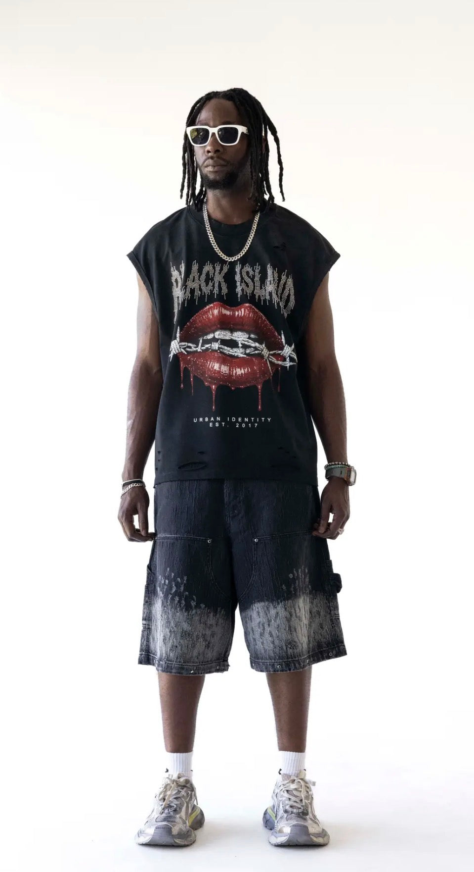 COMPASS GRAPHIC BLACK TEE BLACK ISLAND